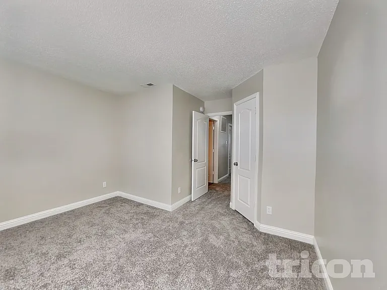 1840 Blackmore Dr — Photo 9