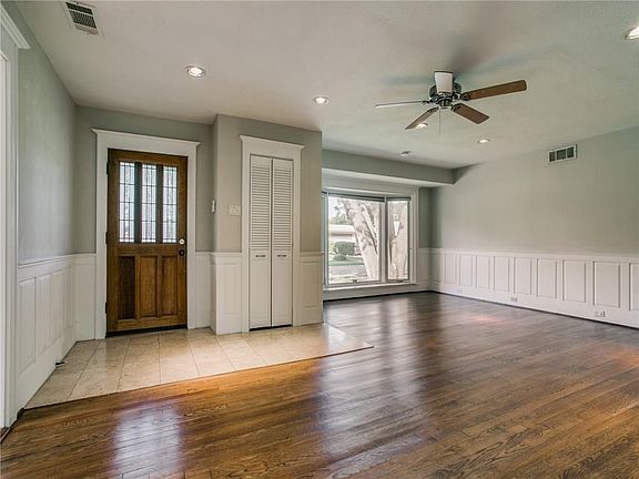 2nd image of 8859 Larchwood Dr