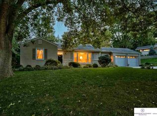 8011 Leavenworth St, Omaha, NE 68114