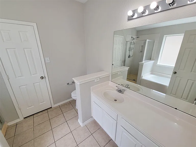 7438 Fox Knoll Ln — Photo 20