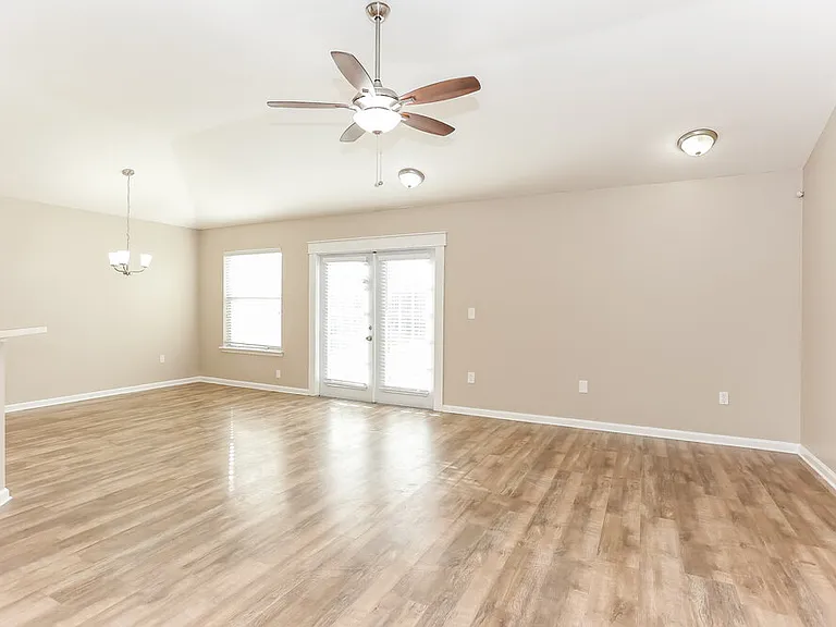 2836 Cross Creek Dr — Photo 5