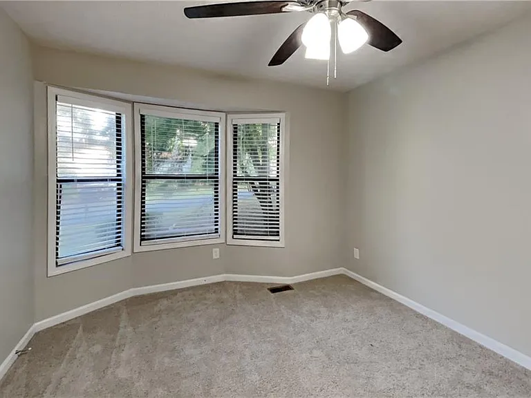4094 Maxanne Dr NW — Photo 17