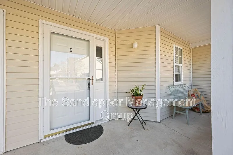 Building Photo - 246 Stefan Dr #E