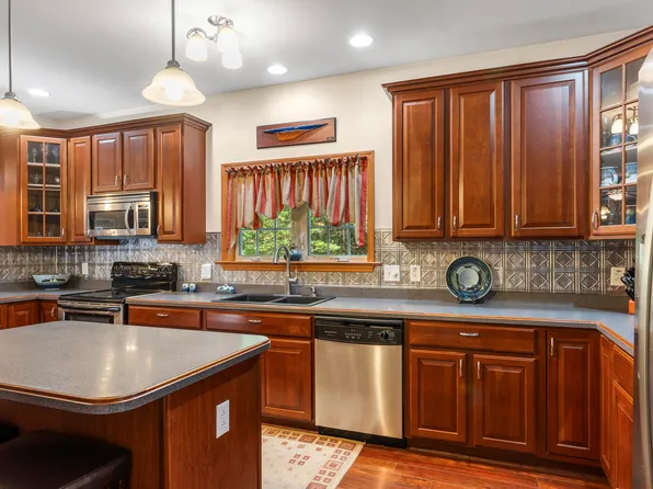 81 Lower Cross Road, Nobleboro, ME 04555