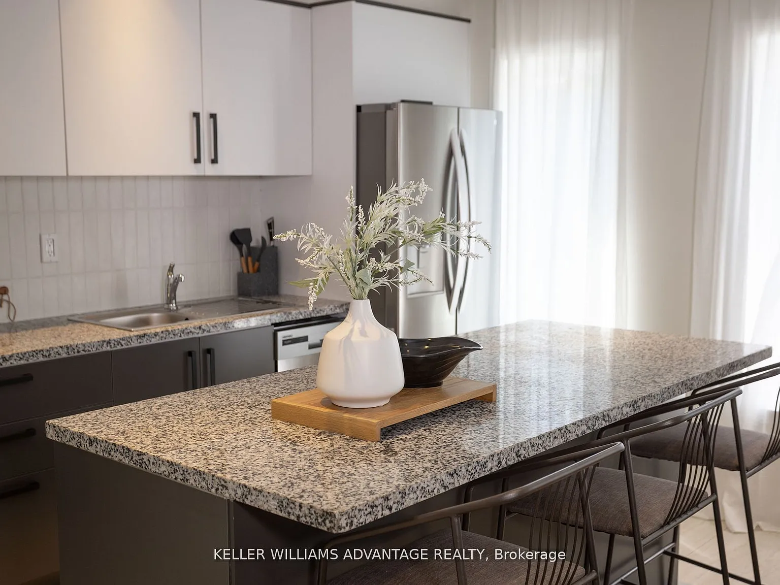 2 bed, $2,875 — Photo 2