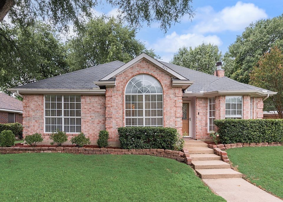 1st image of 425 Alpine Dr