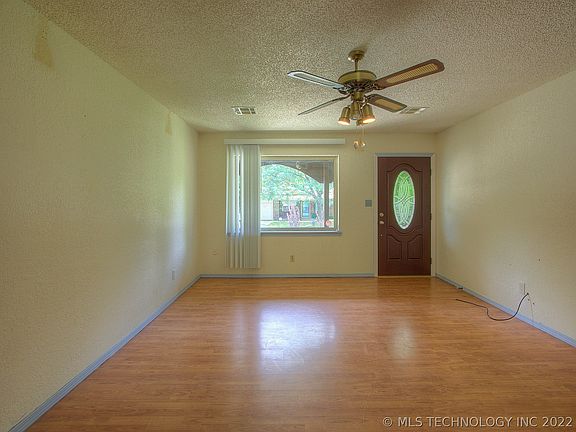 4th image of 14352 S Dogwood St