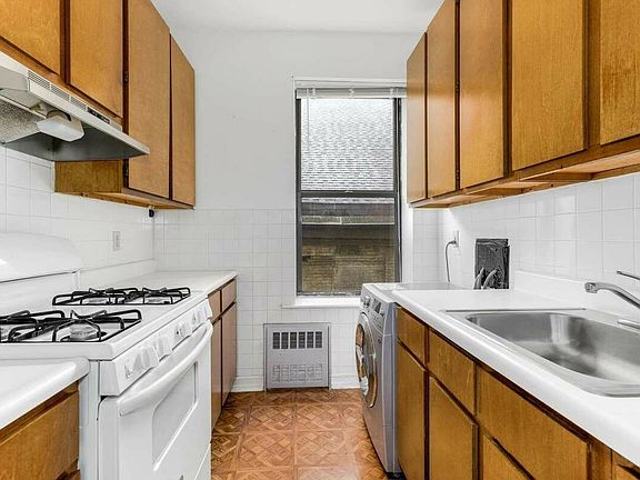 5th image of 29 W 119th St APT 45