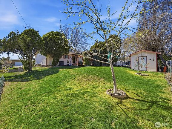 5th image of 1840 W 11th Avenue