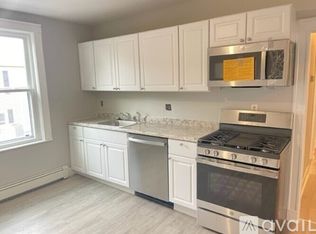 27 Des Moines Rd #3, Quincy, MA 02169