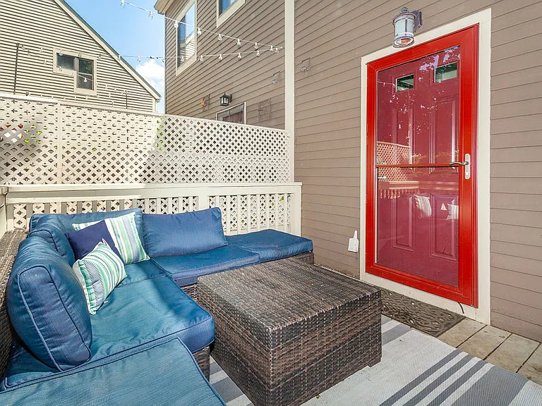 129 Governor Winthrop Rd — Photo 30