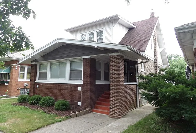 7942 S Euclid Ave photo 1