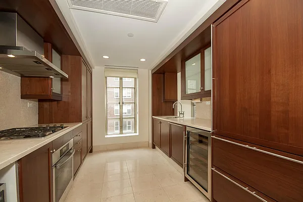Rented by Keller Williams NYC | media 31
