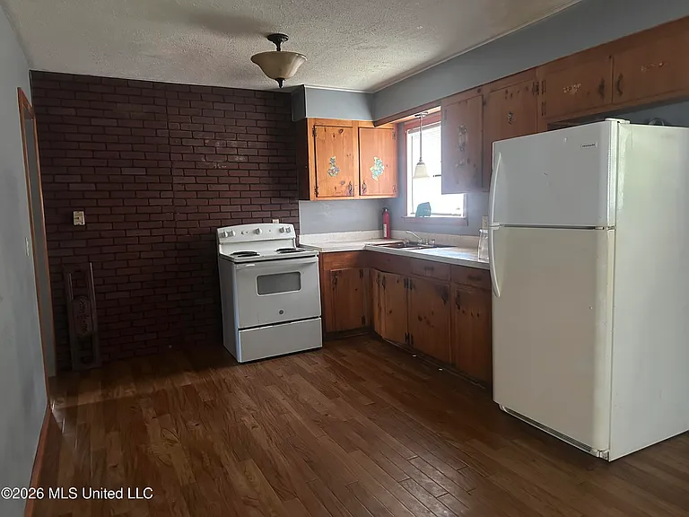 3655 Horton St — Photo 8