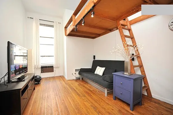 Rented by Upton Realty Group | media 5