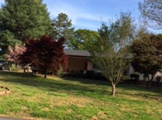 136 Barwood Cir, Greenville, SC 29611