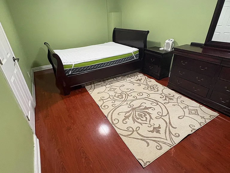11 Naperton Dr — Photo 1