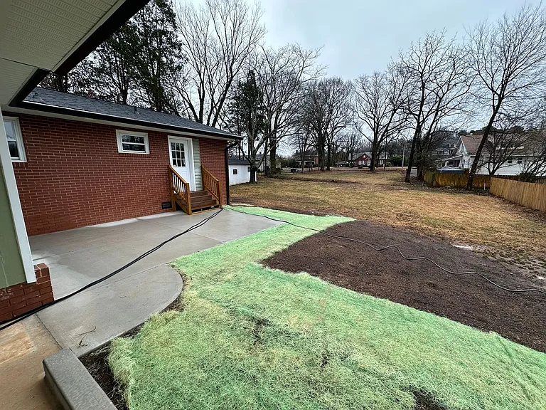 260 Klutz St — Photo 18