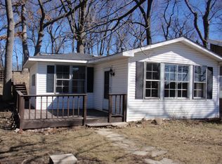 23240 W Lake Shore Dr, Antioch, IL 60002