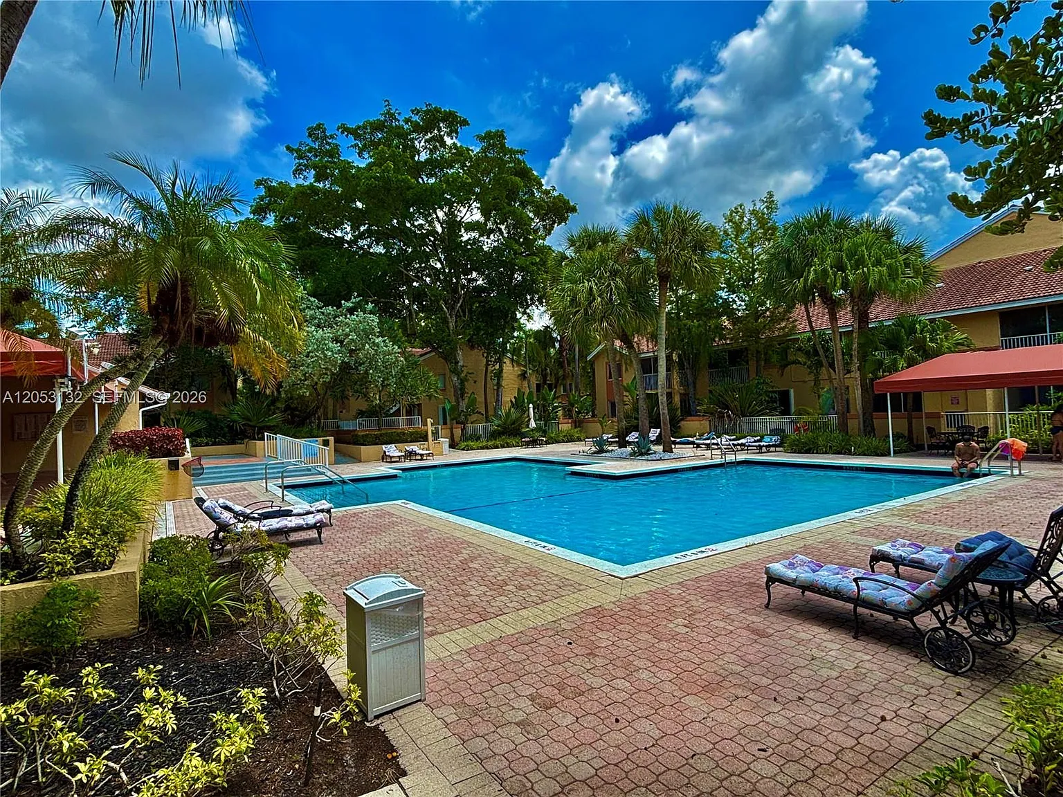 Napoli Gardens At Coral S — Photo 3