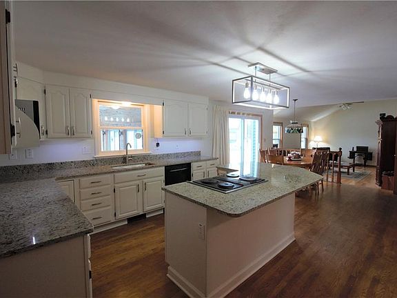 4th image of 4356 Loveland Dr