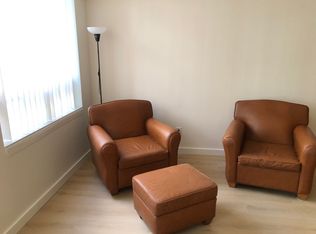 633 Bay St #1602, Toronto, ON M5G2G4
