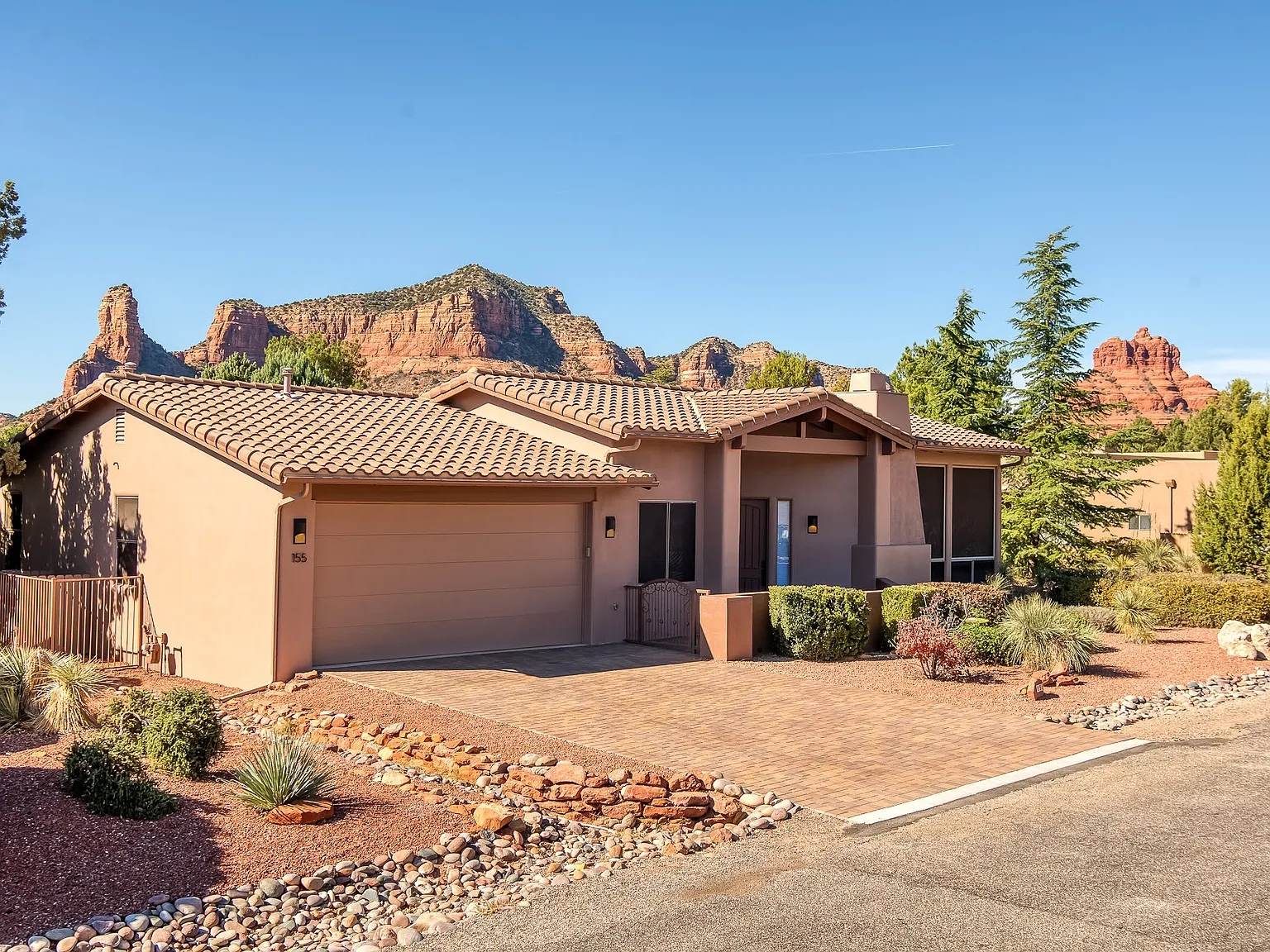 3 bed, 1932 sqft, $4,325 — Photo 1