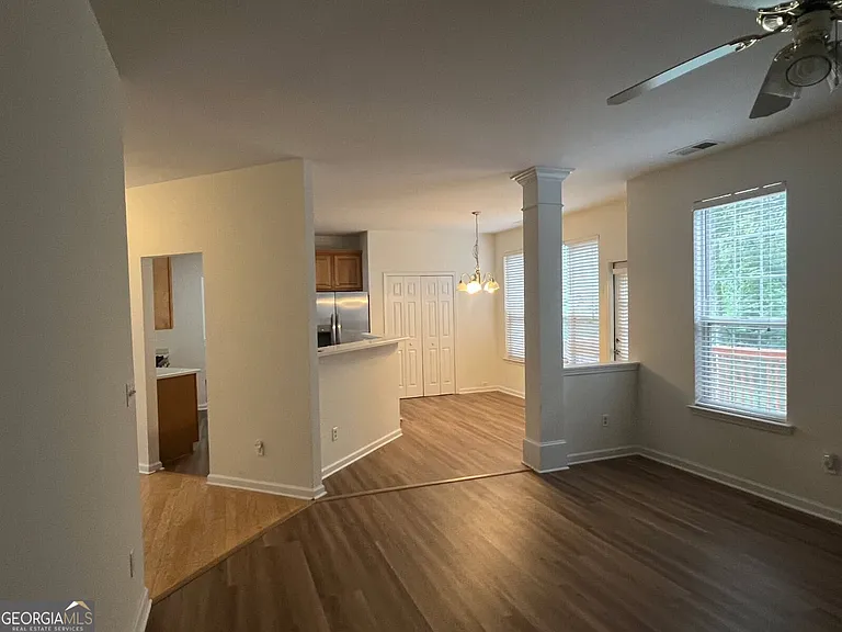 421 Holland Springs Dr — Photo 11