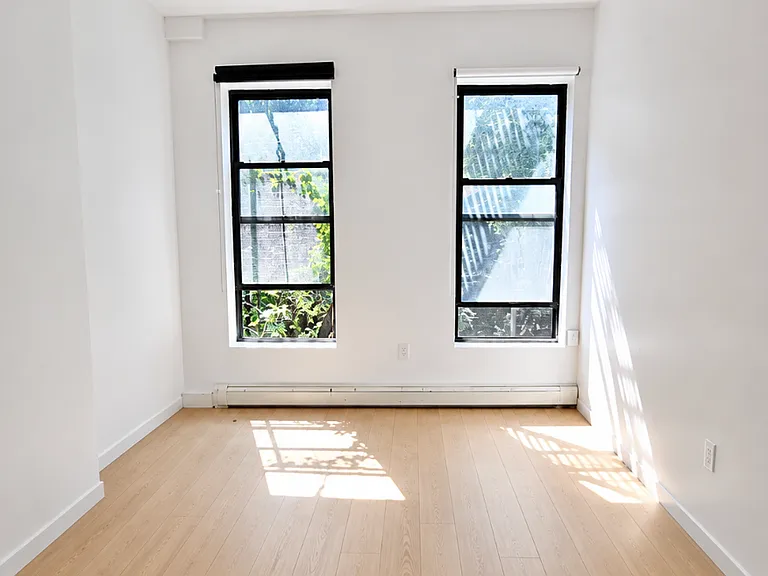 136 Jefferson Ave #4 — Photo 5