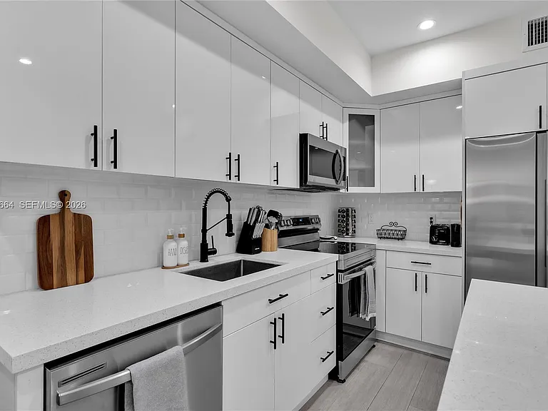 1786 SW 9th St #1 — Photo 5