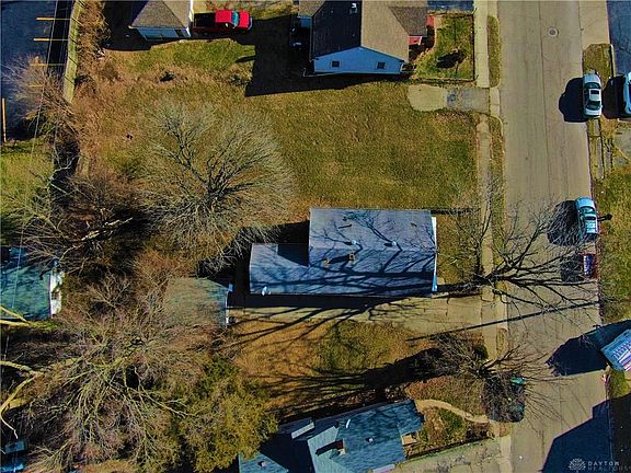 3rd image of 17 Castlewood Ave