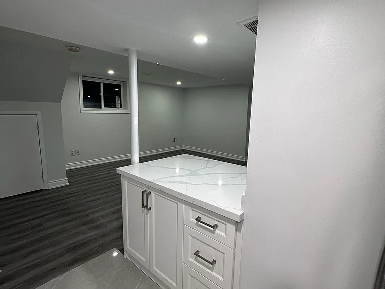 50 Marbury Cres #LOWER — Photo 17