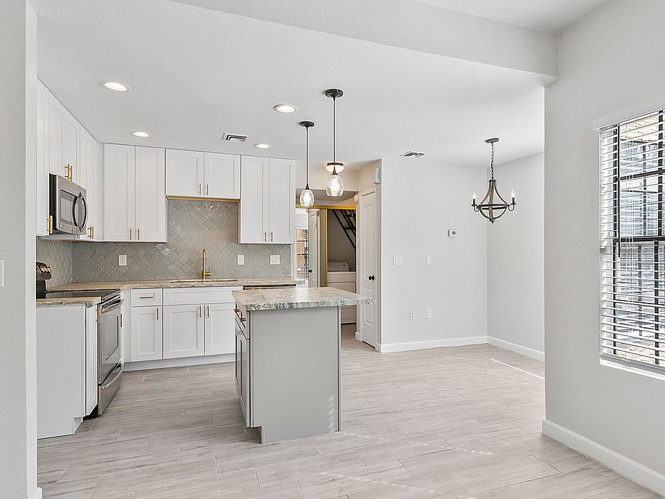 1st image of 602 N May St Unit 105