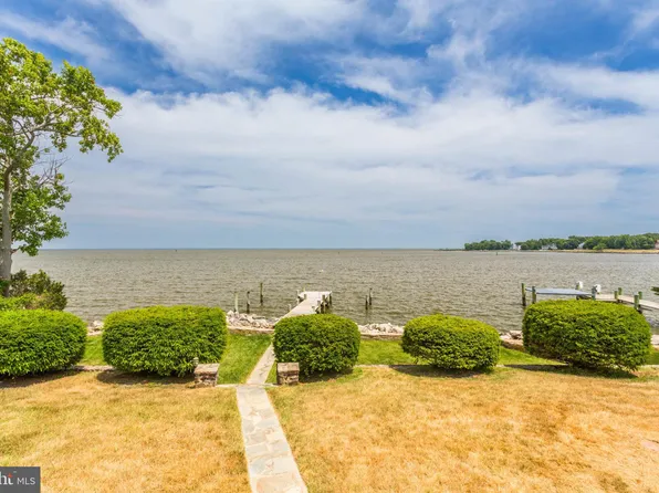 2286 Lake Dr, Pasadena, MD 21122