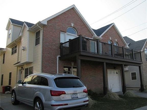 2nd image of 308 Roosevelt Blvd