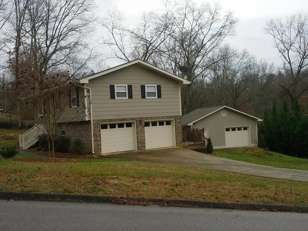 3 bed, 1850 sqft, $2,375 — Photo 2