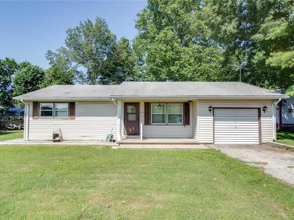 210 S 1st St, Fieldon, IL 62031