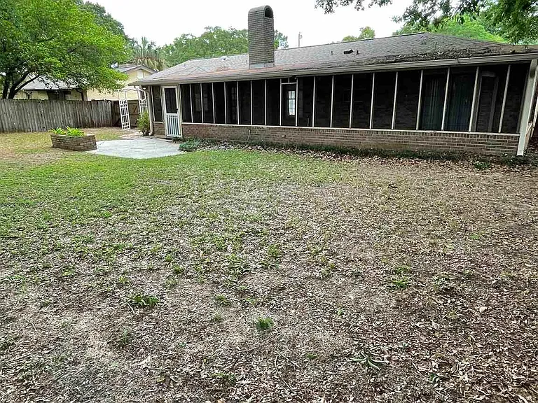 4140 April Rd — Photo 9