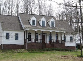 225 Flat Top Mtn. Rd, Ghent, WV 25843