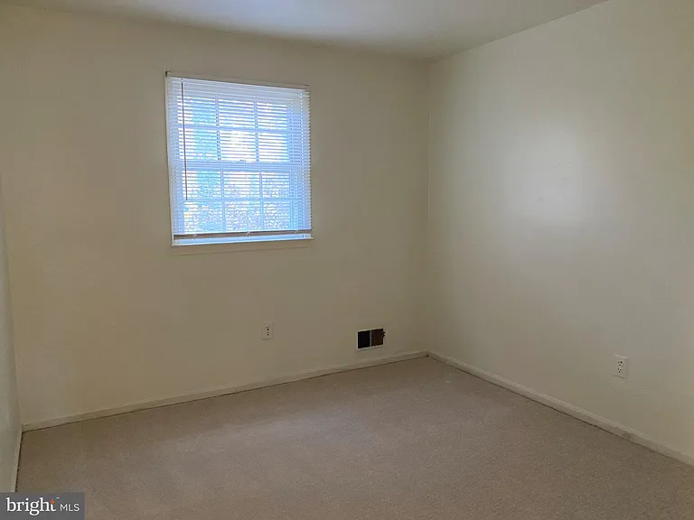 6802 Dina Leigh Ct — Photo 30