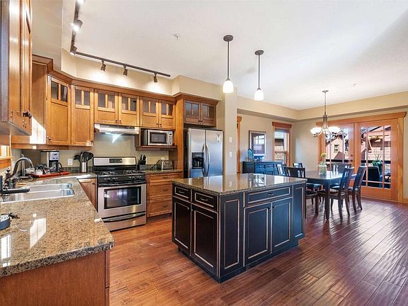 4th image of 2479 Eagle Bay Rd Unit 17