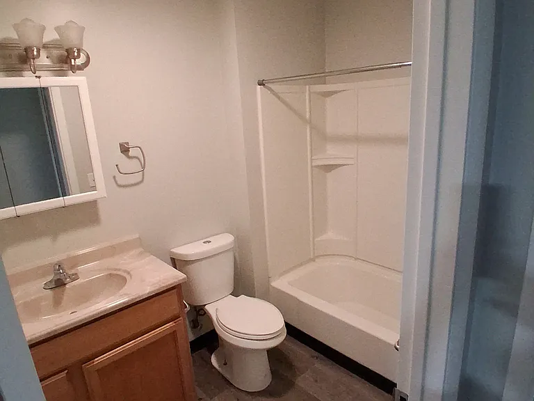 204 Grand Ave #15 — Photo 3
