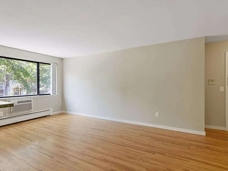 Emerson Flats — Photo 2