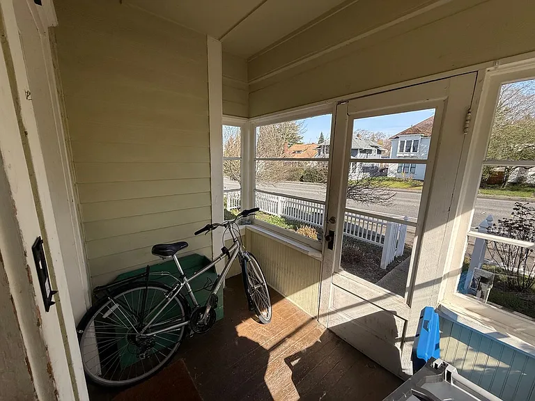 1447 Ellis St — Photo 4