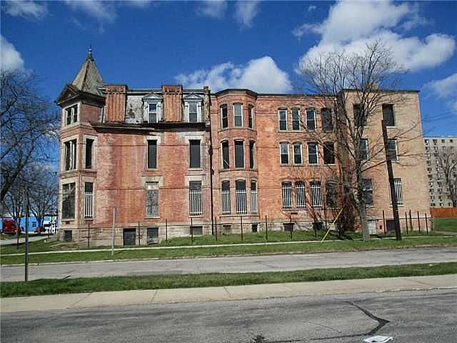 2nd image of 1902 Jefferson Ave