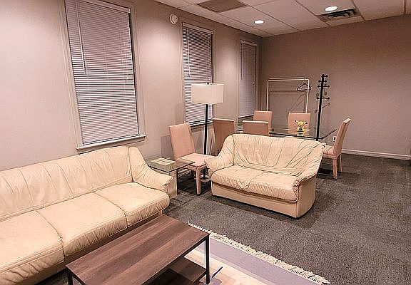 5th image of 530 W 50th St #2R