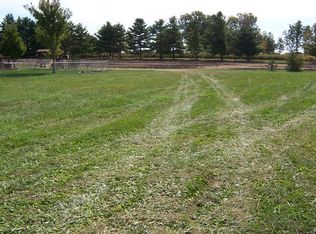 302 E Meuser Dr, Paxton, IL 60957