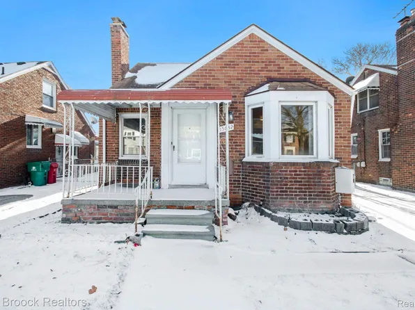 15632 Stricker Ave, Eastpointe, MI 48021