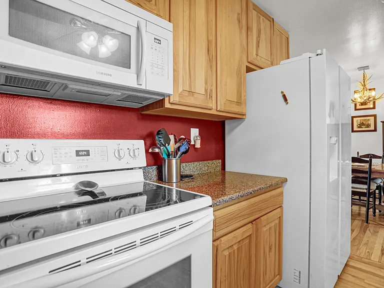 210 N 7th St — Photo 3