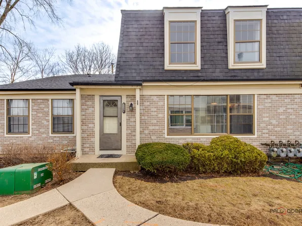 2089 N Ginger Cir #16B, Palatine, IL 60074